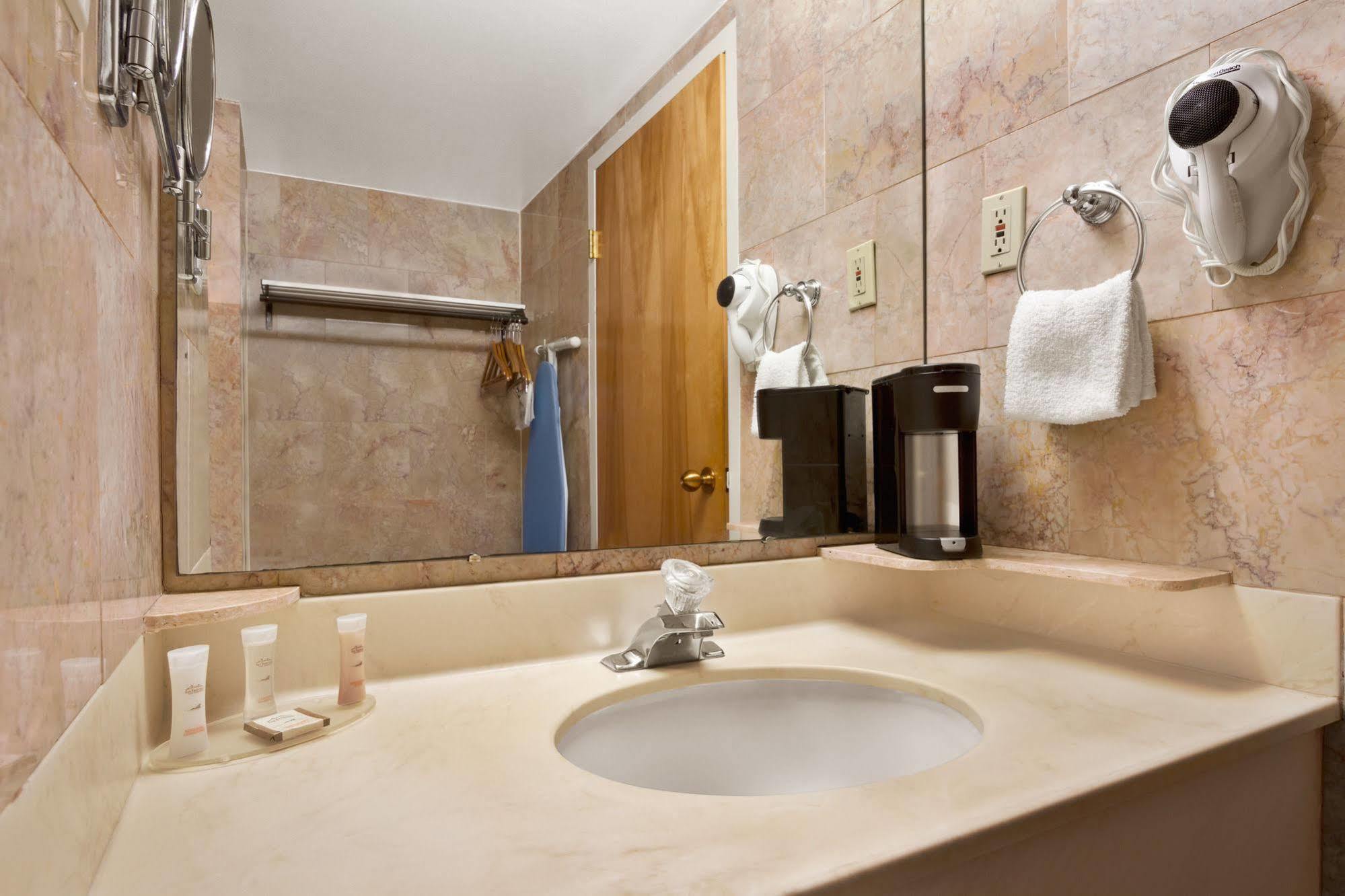 Oh St Joseph Resort Hotel Плезантвілл Номер фото